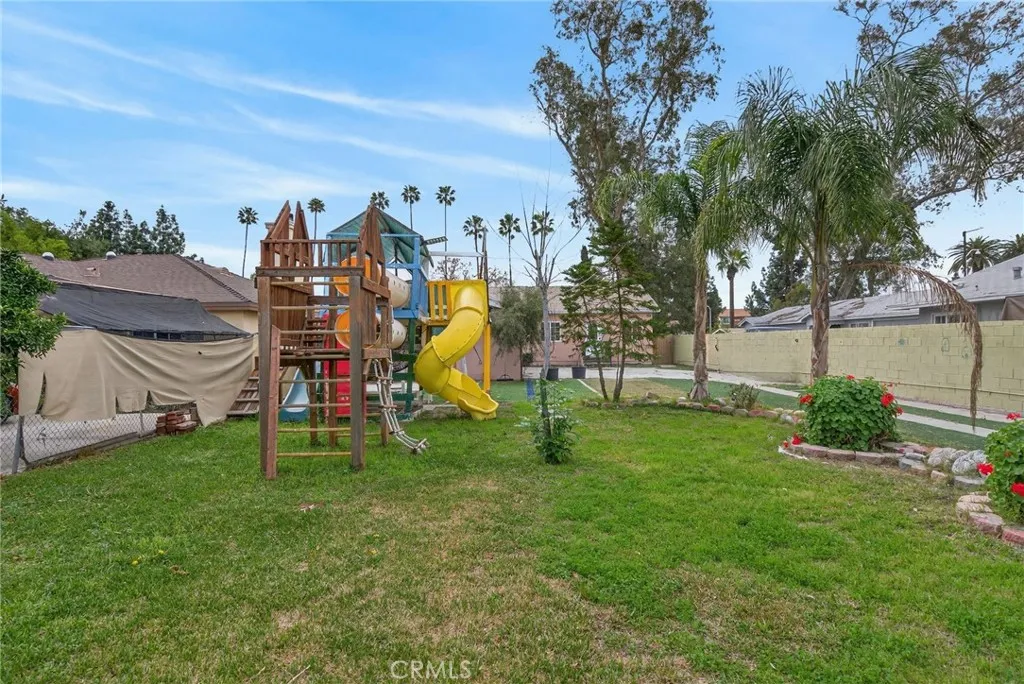 149 E 4th, San Bernardino, California 92410 home-pic-23