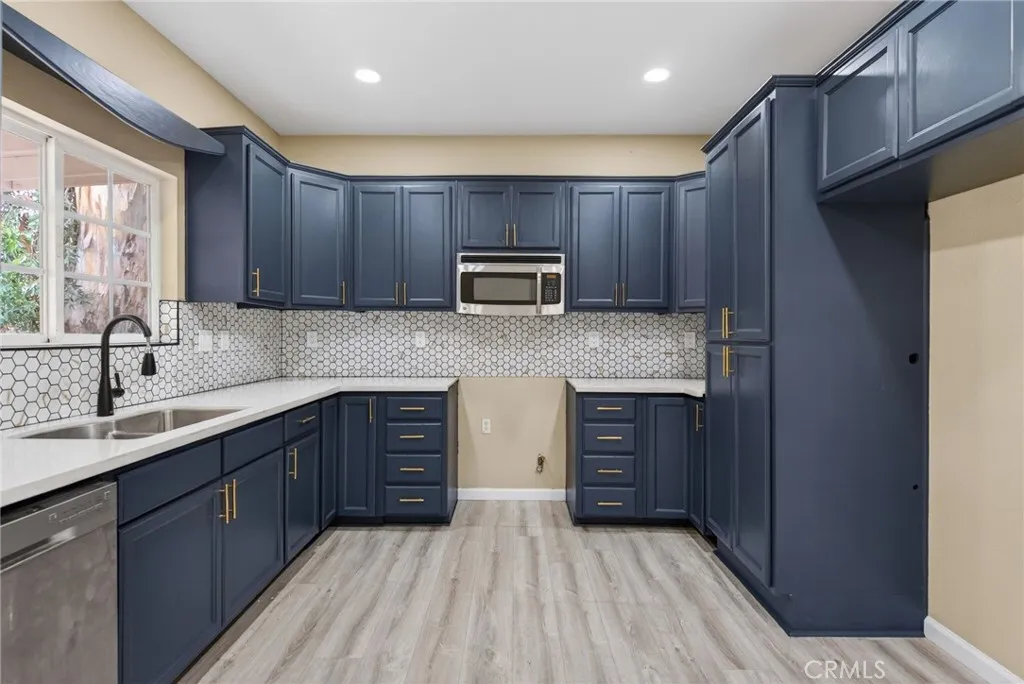 149 E 4th, San Bernardino, California 92410 home-pic-4