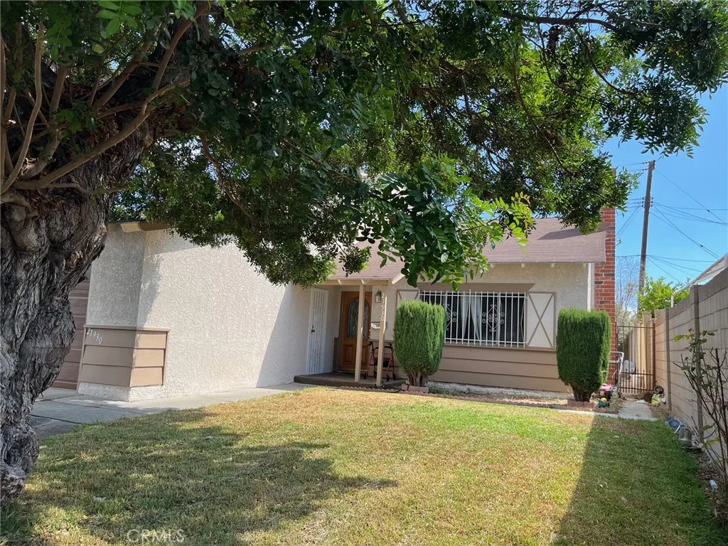 21930 Ackmar Avenue, Carson, California 90745 home-pic-1