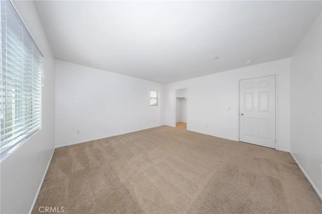 6949 Dewpoint Way, Fontana, California 92336 home-pic-21