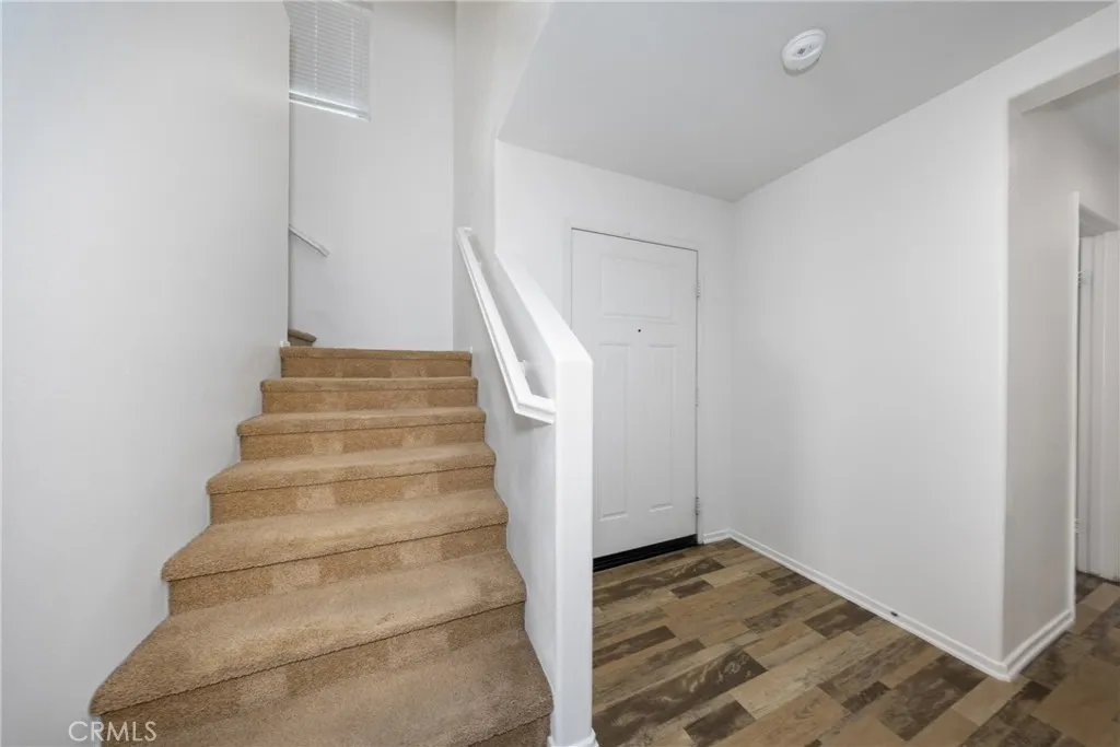 6949 Dewpoint Way, Fontana, California 92336 home-pic-6