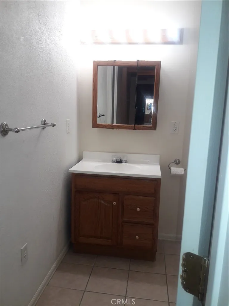 33067 Blackwell, Lake Elsinore, California 92530 home-pic-12