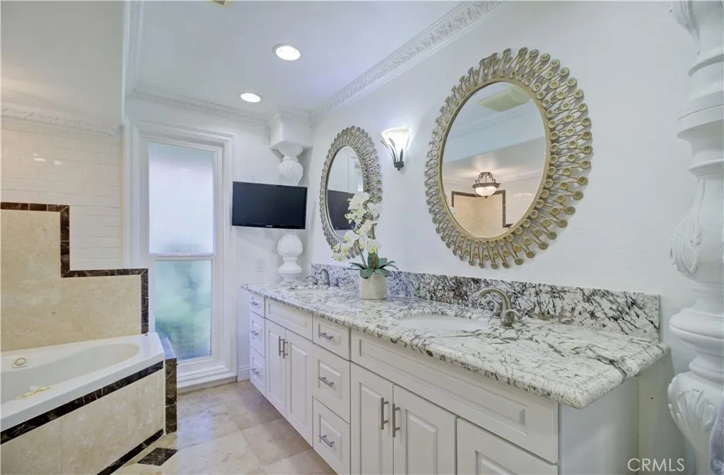 5254 Duenas, Laguna Woods, California 92637 home-pic-33