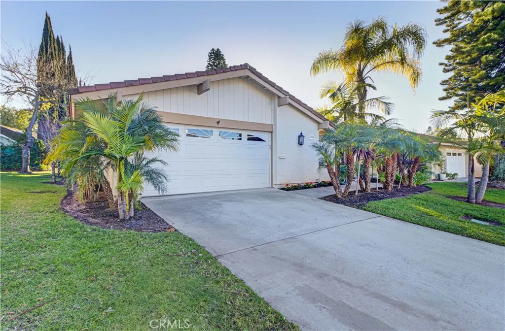 5254 Duenas, Laguna Woods, California 92637 home-pic-1