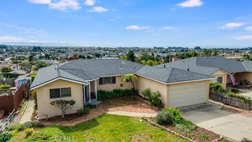 1245 Newport, Arroyo Grande, California 93420