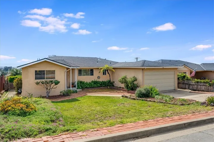 1245 Newport, Arroyo Grande, California 93420