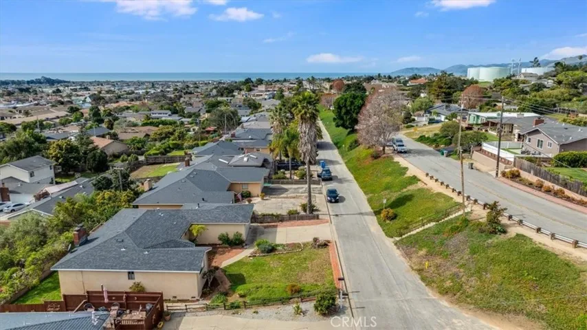 1245 Newport, Arroyo Grande, California 93420