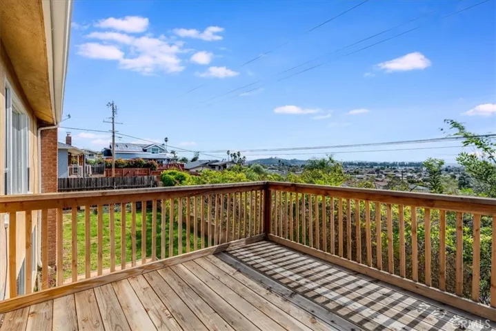 1245 Newport, Arroyo Grande, California 93420