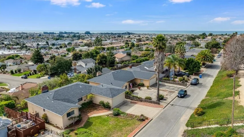 1245 Newport, Arroyo Grande, California 93420