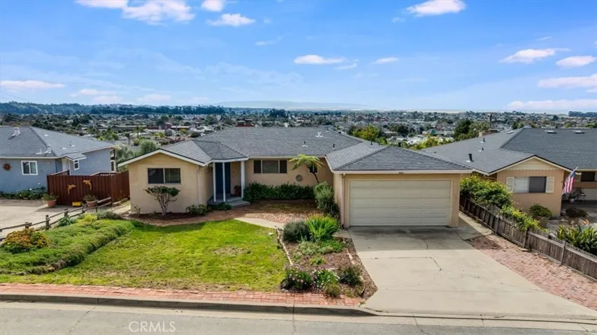 1245 Newport, Arroyo Grande, California 93420