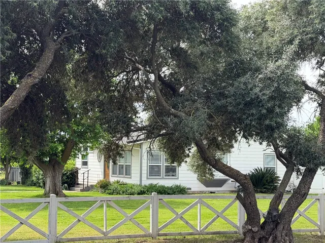 East Side entry & front yard