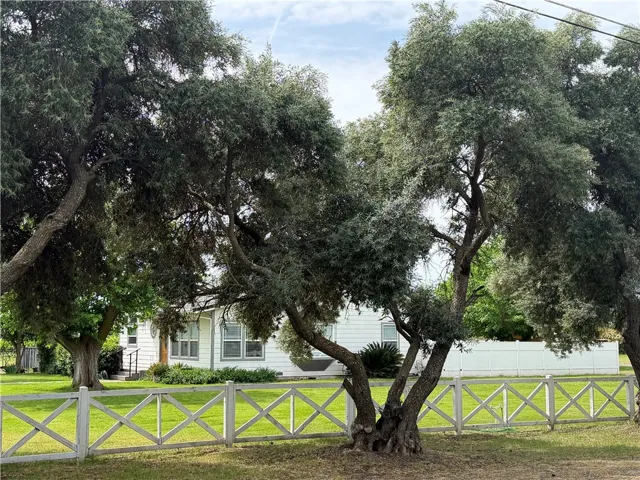 Greenery & just enough Privacy