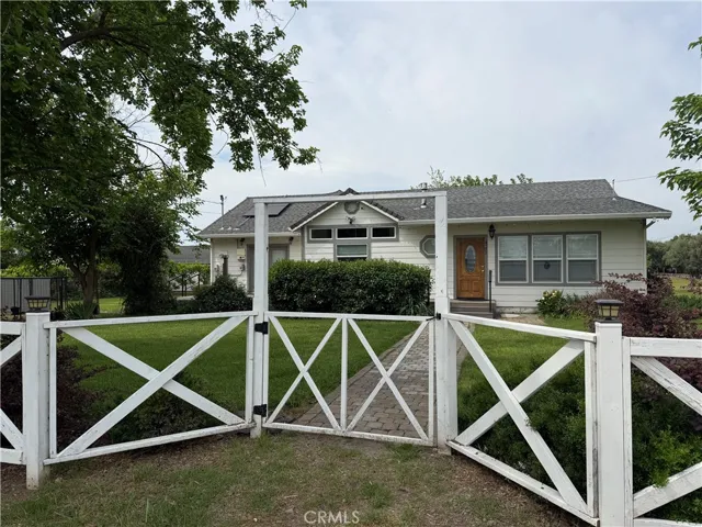 Gated Front walk entry East Side