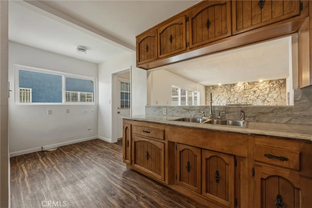 12029 Belhaven Street, Los Angeles, California 90059 home-pic-15