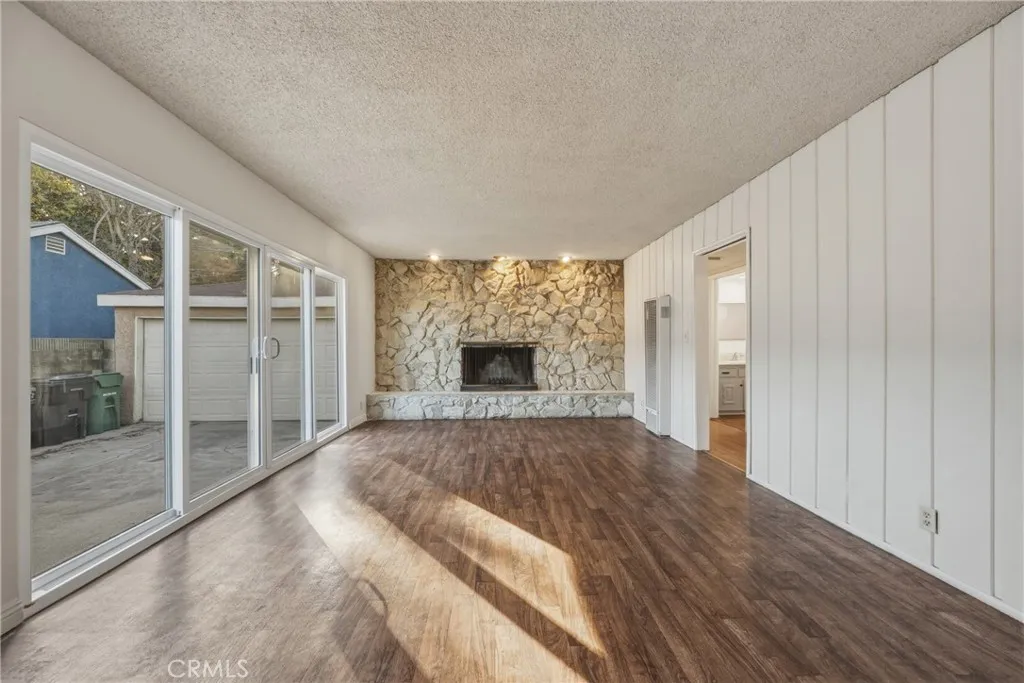 12029 Belhaven Street, Los Angeles, California 90059 home-pic-16