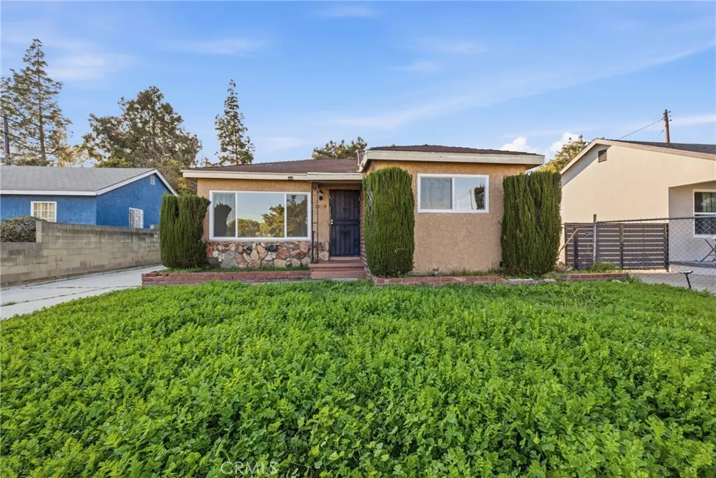 12029 Belhaven Street, Los Angeles, California 90059 home-pic-2