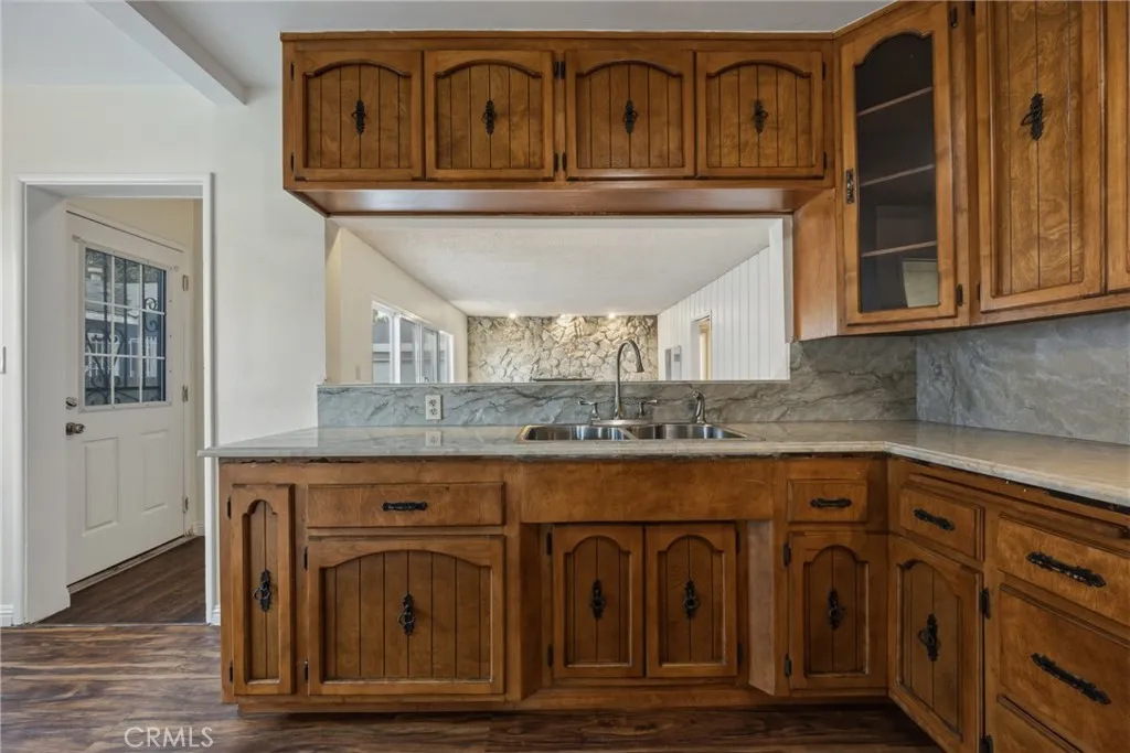12029 Belhaven Street, Los Angeles, California 90059 home-pic-14