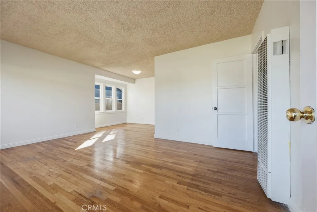 12029 Belhaven Street, Los Angeles, California 90059 home-pic-3