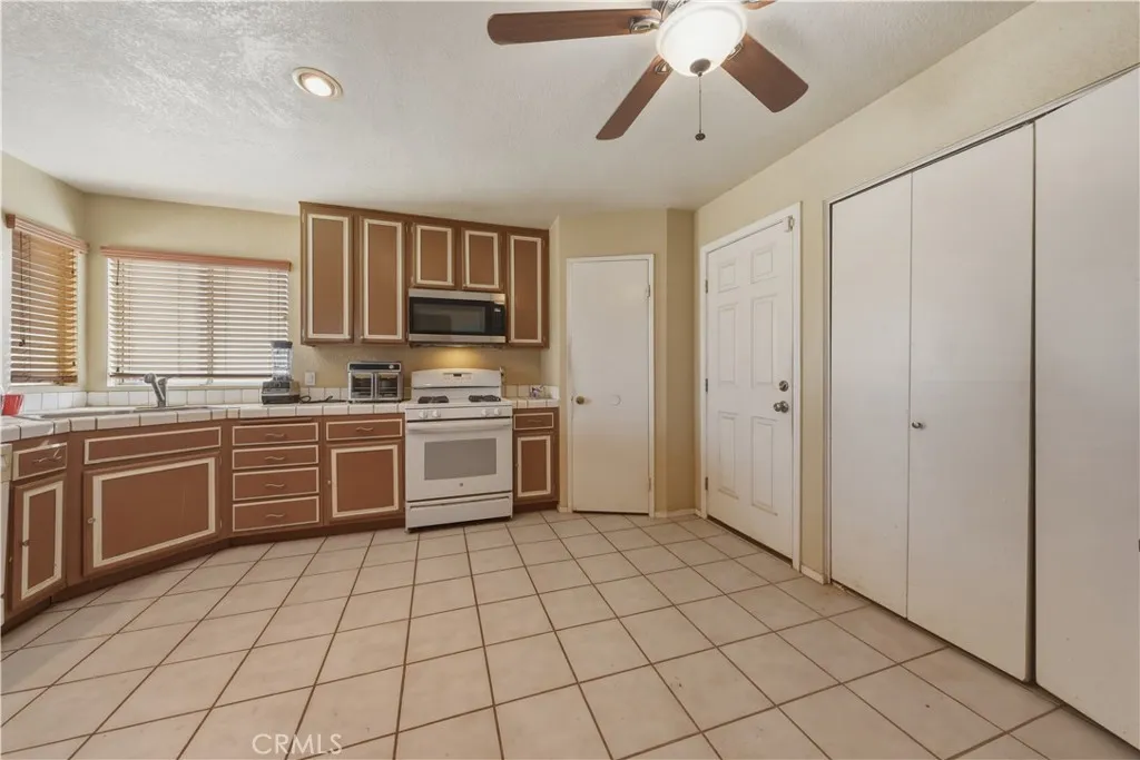 46482 Jasmine, Indio, California 92201 home-pic-11