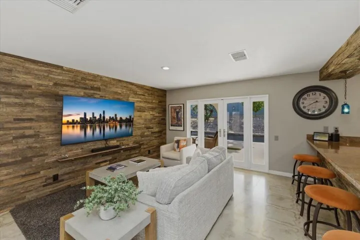53-Family Room