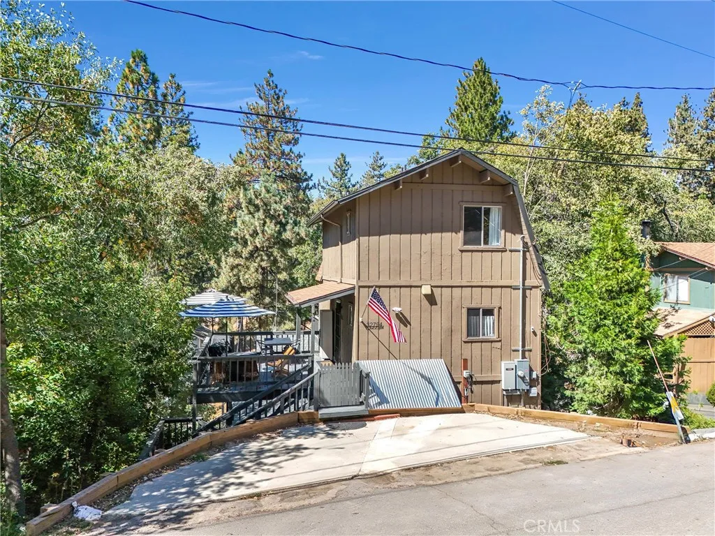 32794 Cougar Lane, Arrowbear, California 92382 home-pic-4