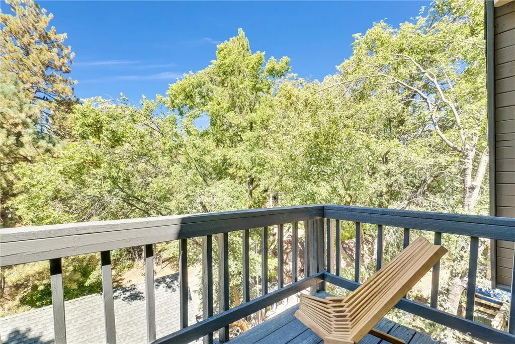 32794 Cougar Lane, Arrowbear, California 92382 home-pic-32