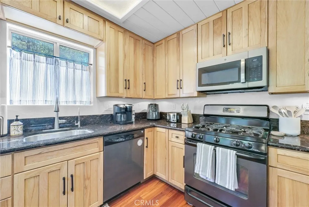 32794 Cougar Lane, Arrowbear, California 92382 home-pic-20