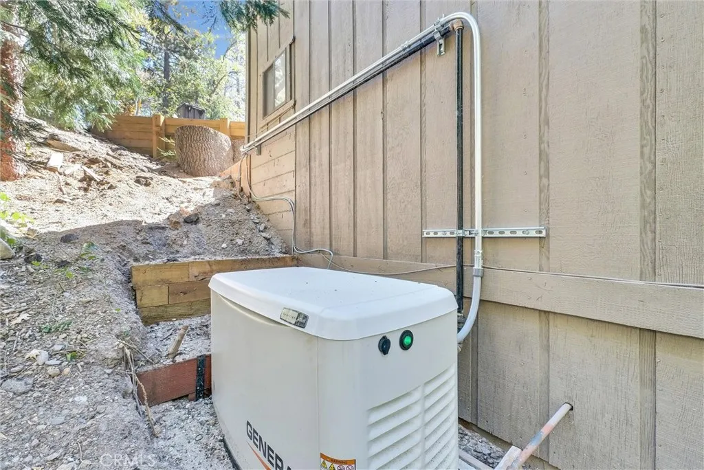 32794 Cougar Lane, Arrowbear, California 92382 home-pic-8