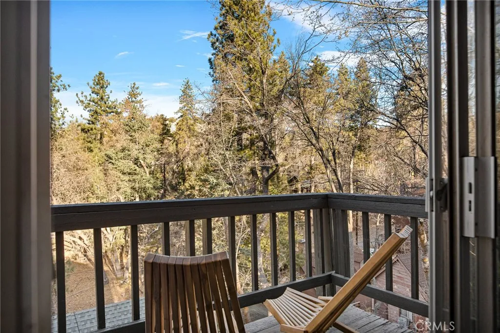 32794 Cougar Lane, Arrowbear, California 92382 home-pic-49
