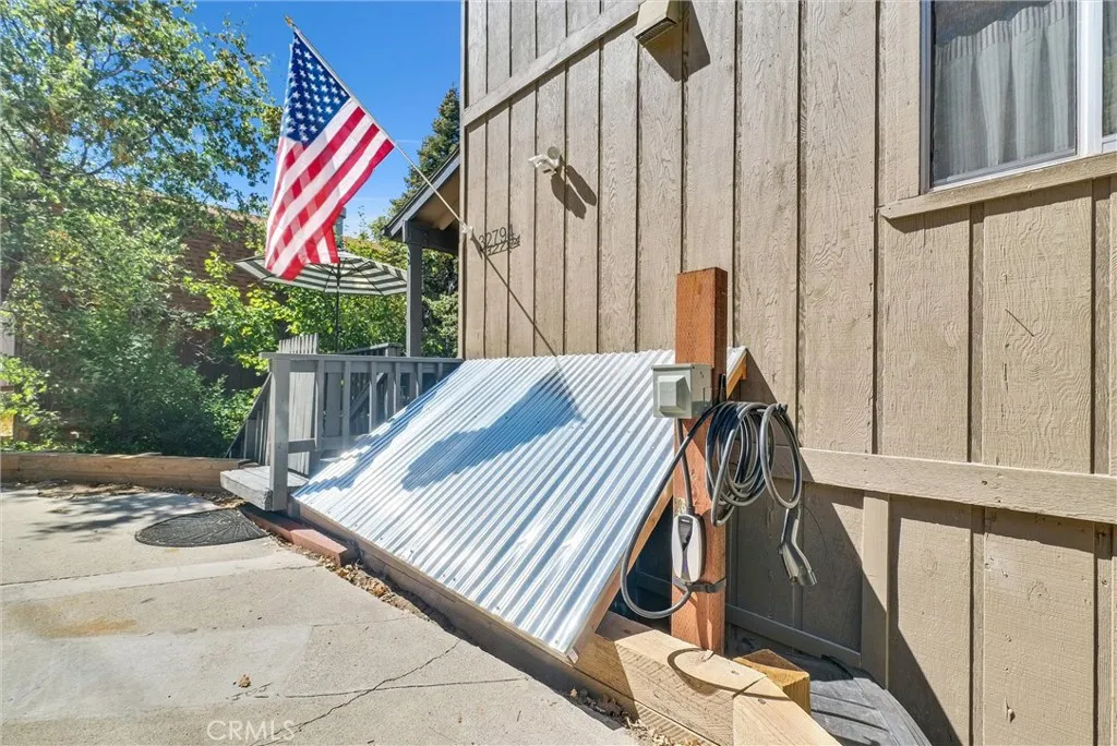 32794 Cougar Lane, Arrowbear, California 92382 home-pic-7