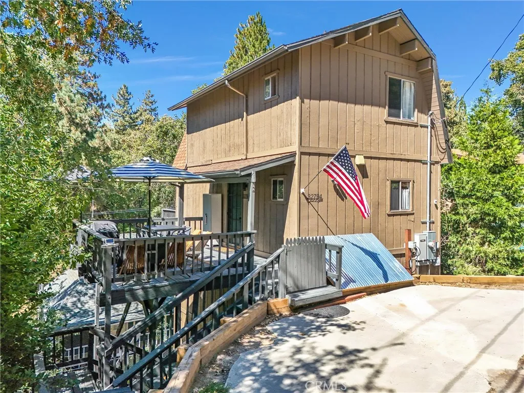 32794 Cougar Lane, Arrowbear, California 92382 home-pic-1