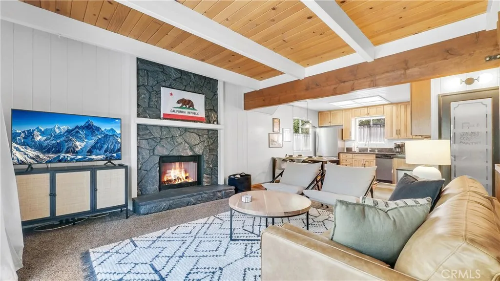 32794 Cougar Lane, Arrowbear, California 92382 home-pic-11