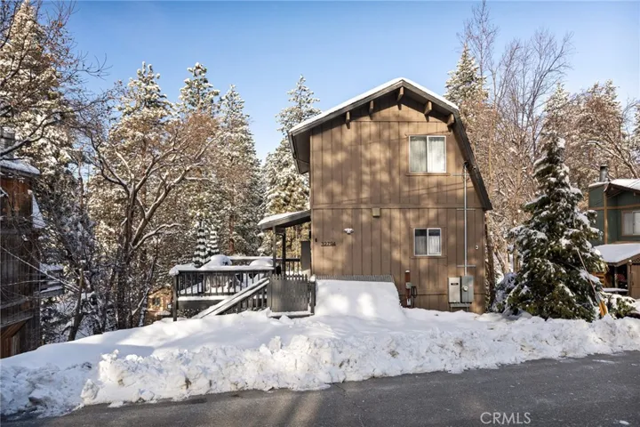 32794 Cougar Lane, Arrowbear, California 92382