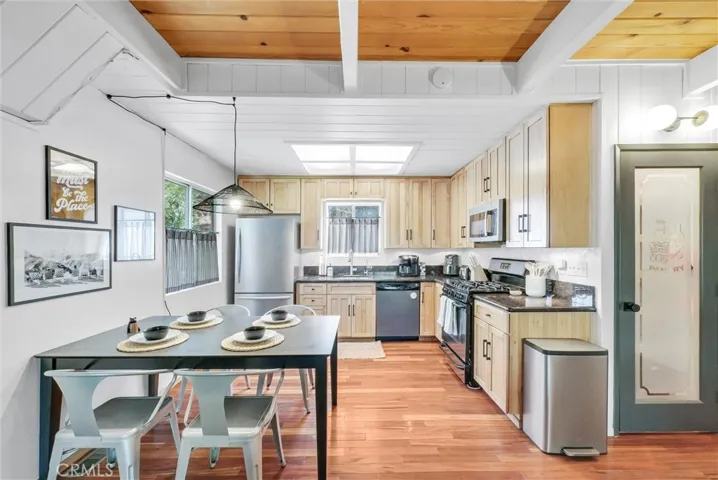 32794 Cougar Lane, Arrowbear, California 92382