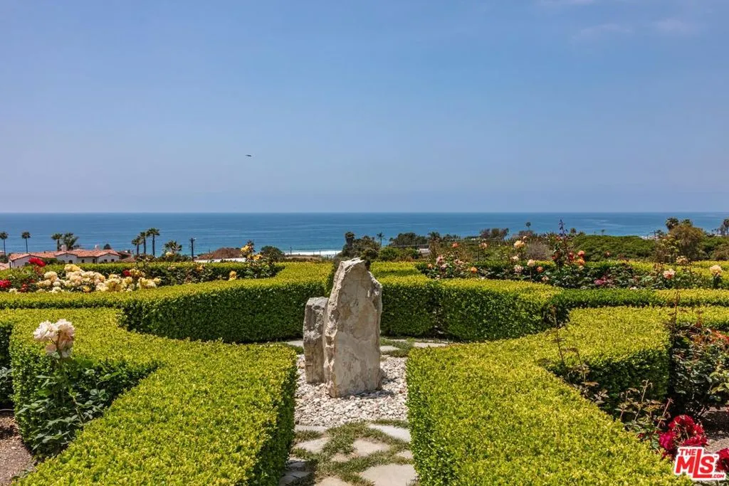 6051 Philip Avenue, Malibu, California 90265 home-pic-38
