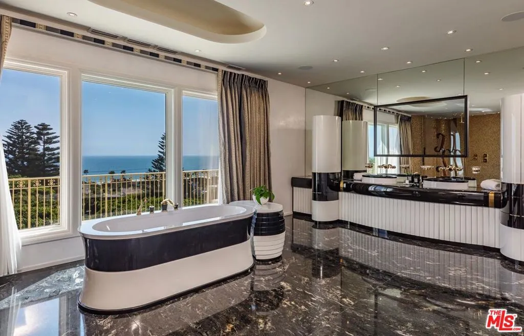 6051 Philip Avenue, Malibu, California 90265 home-pic-21