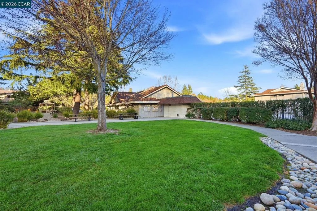 187 187 Miramonte Dr, Moraga, California 94556 home-pic-36