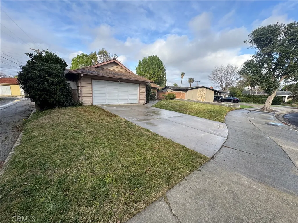 22435 Welby Way, West Hills, California 91307 home-pic-1