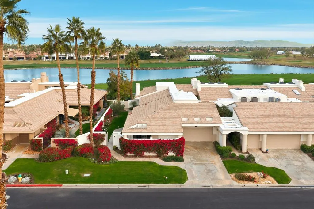 55650 Oaktree, La Quinta, California 92253 home-pic-3