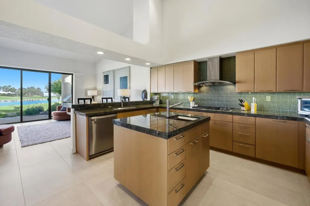 55650 Oaktree, La Quinta, California 92253 home-pic-1