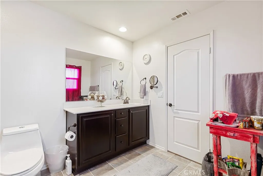 38113 Versailles, Palmdale, California 93552 home-pic-33
