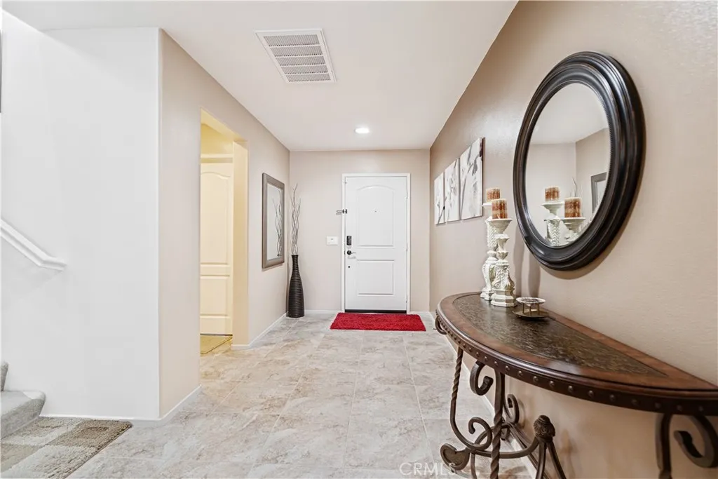 38113 Versailles, Palmdale, California 93552 home-pic-11