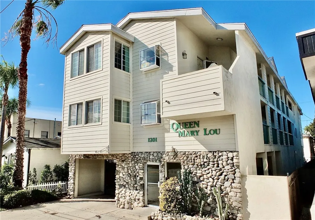 1201 Ximeno Avenue 8, Long Beach, California 90804 home-pic-1