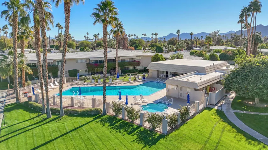 Pool/Spa/Clubhouse