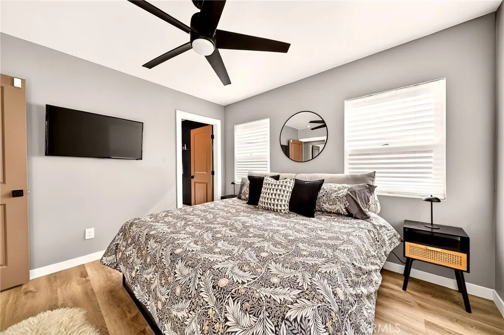 5939 Cimarron, Los Angeles, California 90047 home-pic-19