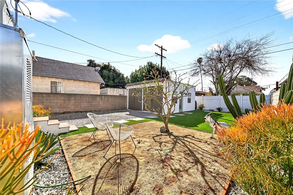 5939 Cimarron, Los Angeles, California 90047 home-pic-40