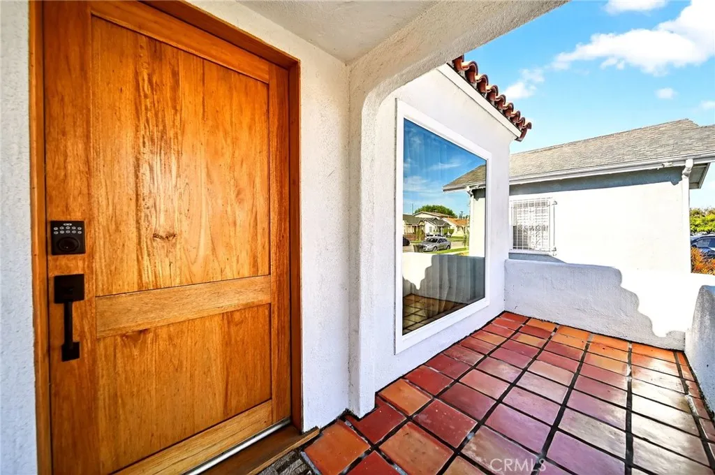 5939 Cimarron, Los Angeles, California 90047 home-pic-2
