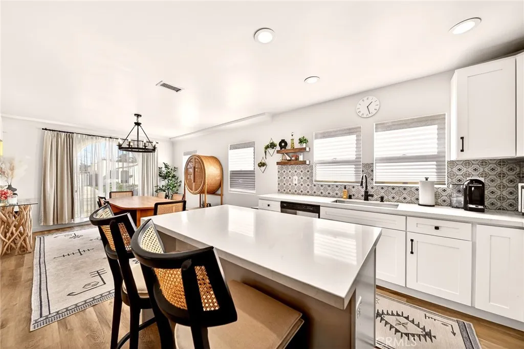 5939 Cimarron, Los Angeles, California 90047 home-pic-12