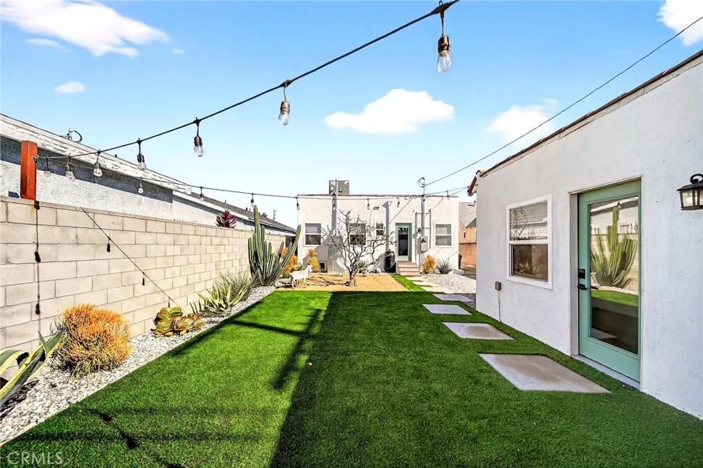 5939 Cimarron, Los Angeles, California 90047 home-pic-37