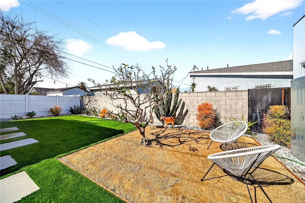 5939 Cimarron, Los Angeles, California 90047 home-pic-39